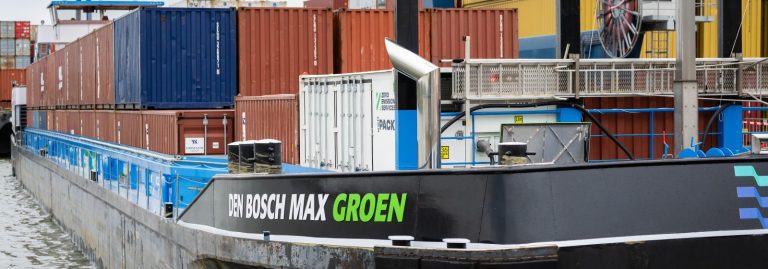 20250918-Den-Bosch-Max-Groen-met-ZES-pack-aan-boord-1600x560